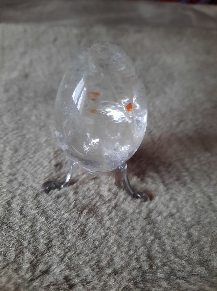 Œuf de cristal de roche