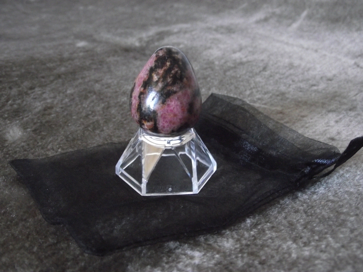 Œuf de rhodonite